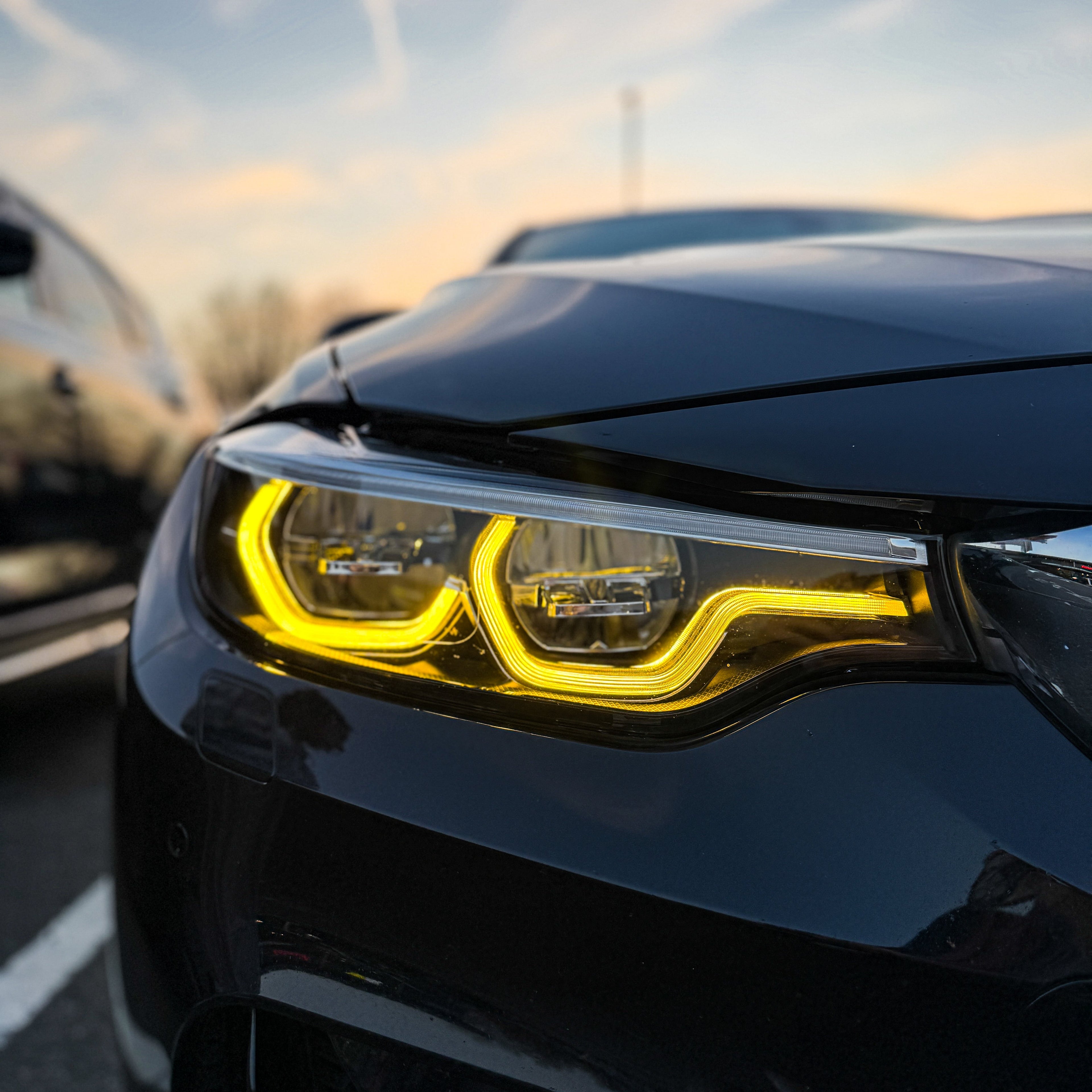 BMW F80/F82/F32 Ikon Headlights White/Yellow